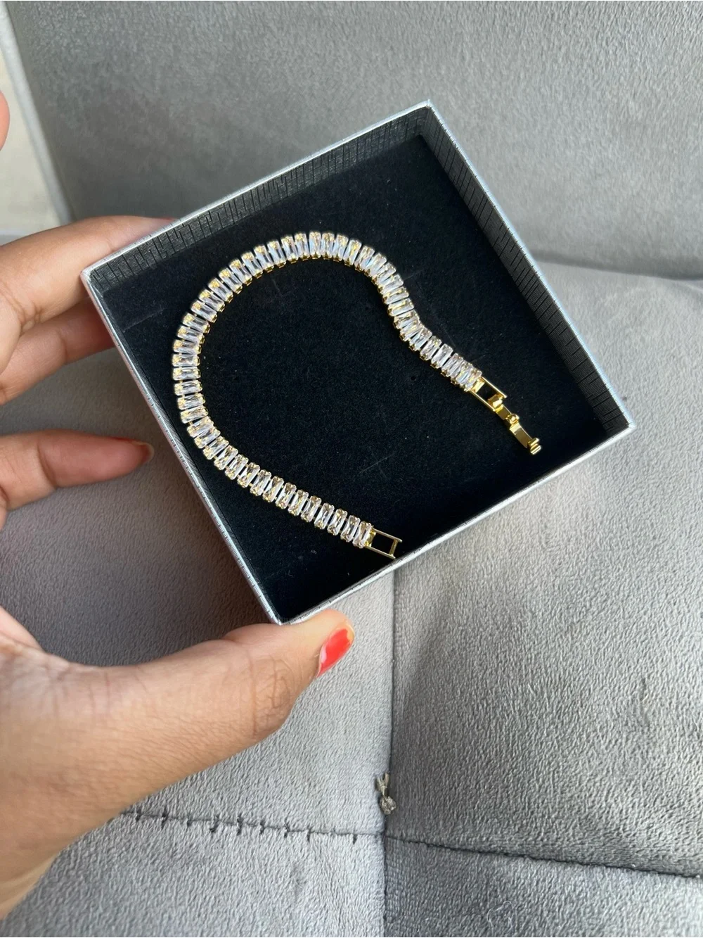 N/A elegant gold